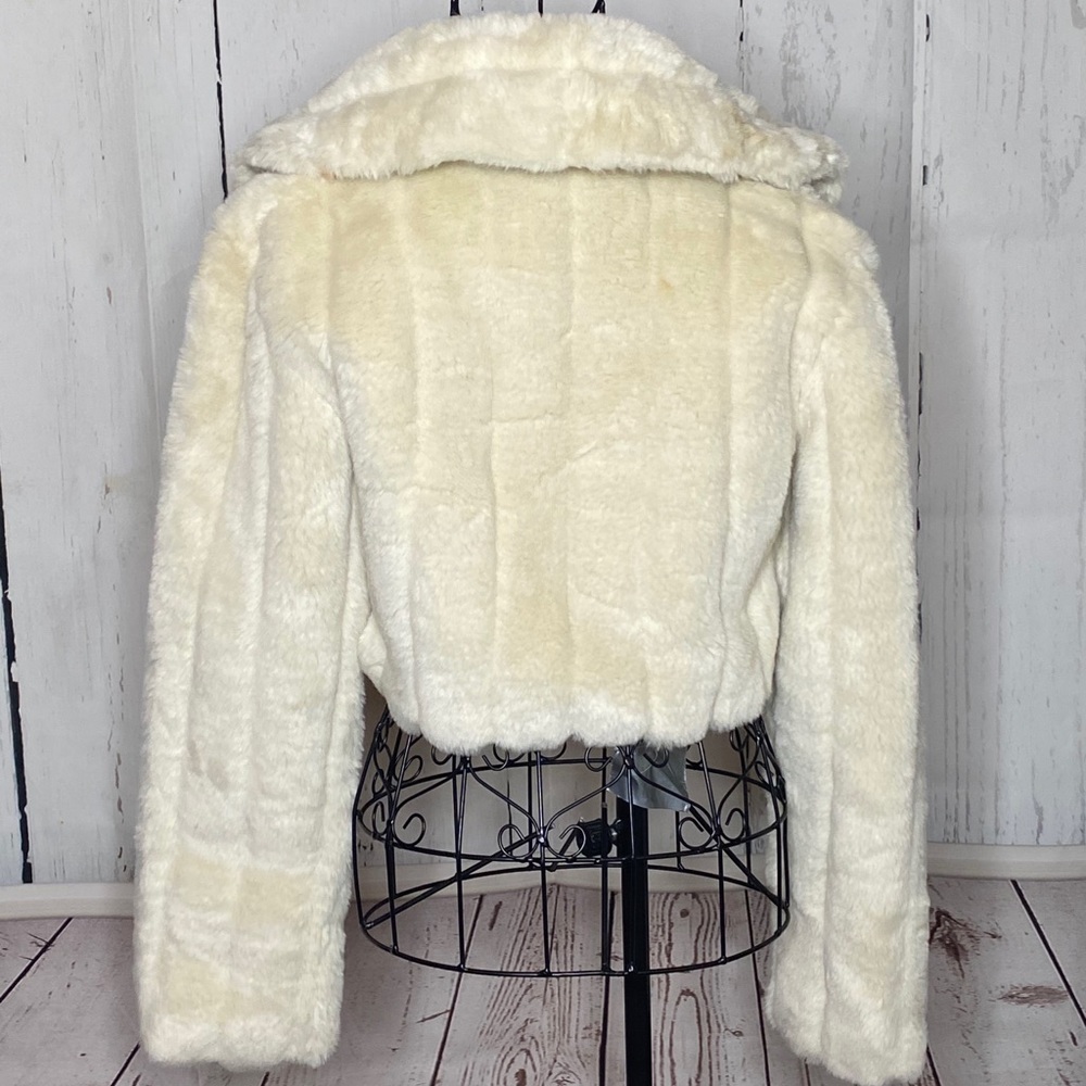 Fuzzy Warm Jacket - Picture 10 of 14